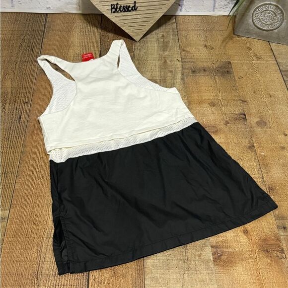 Nike Women's Track And Field Run Crew Tank Top 724103 Extra Small XS RARE - Picture 4 of 11